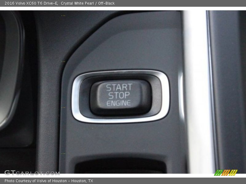 Crystal White Pearl / Off-Black 2016 Volvo XC60 T6 Drive-E