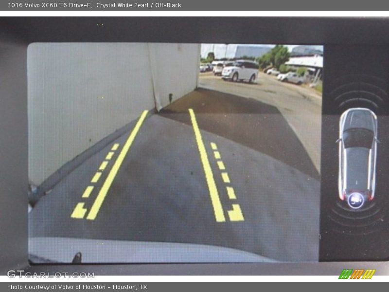 Crystal White Pearl / Off-Black 2016 Volvo XC60 T6 Drive-E