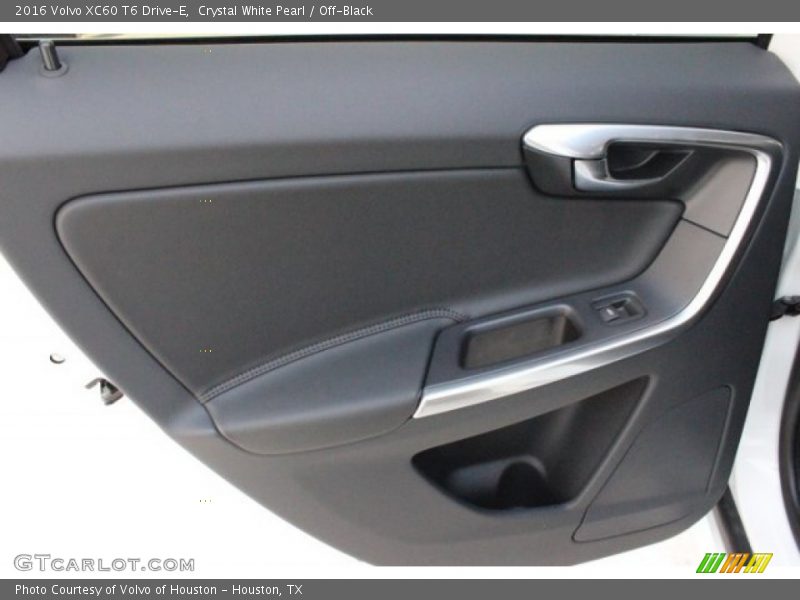 Crystal White Pearl / Off-Black 2016 Volvo XC60 T6 Drive-E