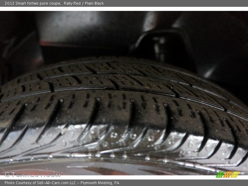Rally Red / Plain Black 2013 Smart fortwo pure coupe