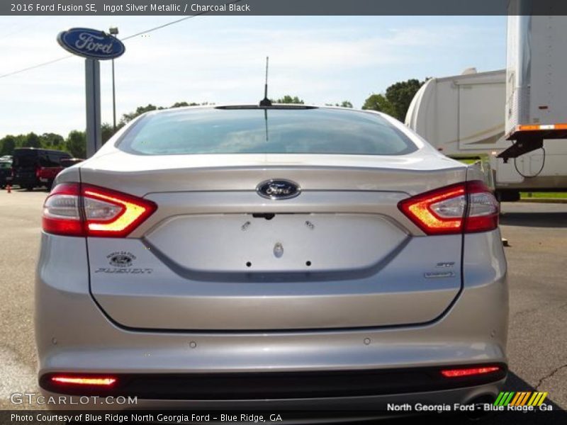 Ingot Silver Metallic / Charcoal Black 2016 Ford Fusion SE