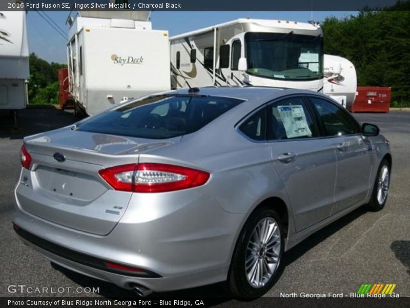 Ingot Silver Metallic / Charcoal Black 2016 Ford Fusion SE