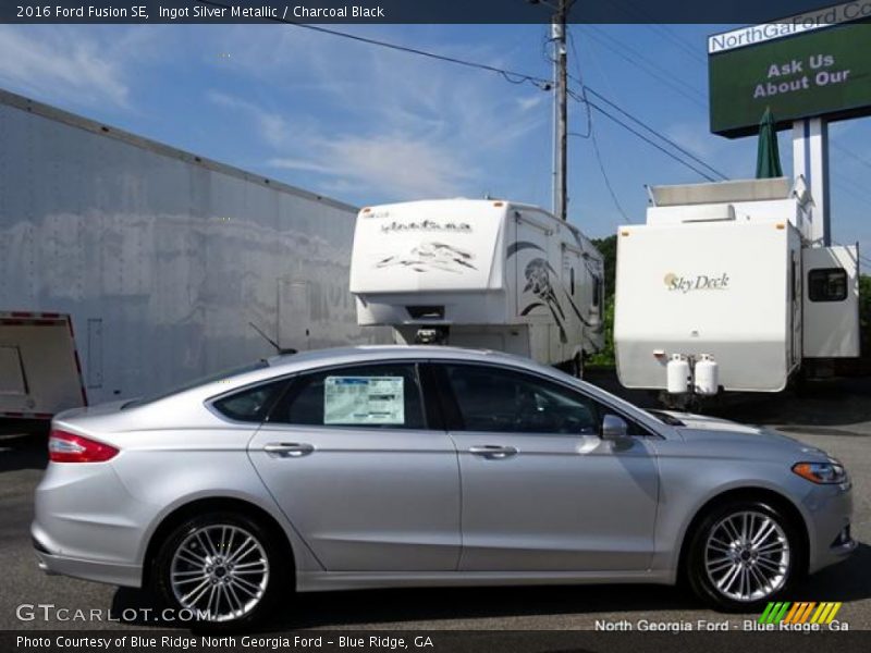 Ingot Silver Metallic / Charcoal Black 2016 Ford Fusion SE
