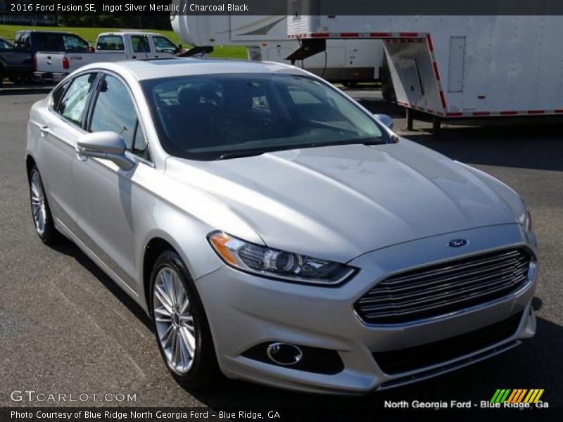 Ingot Silver Metallic / Charcoal Black 2016 Ford Fusion SE