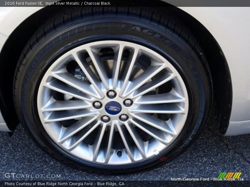 Ingot Silver Metallic / Charcoal Black 2016 Ford Fusion SE