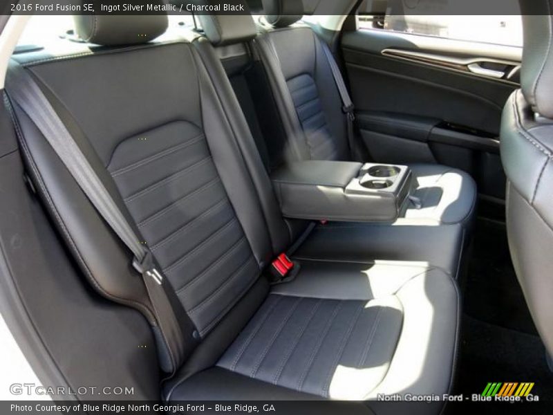 Ingot Silver Metallic / Charcoal Black 2016 Ford Fusion SE