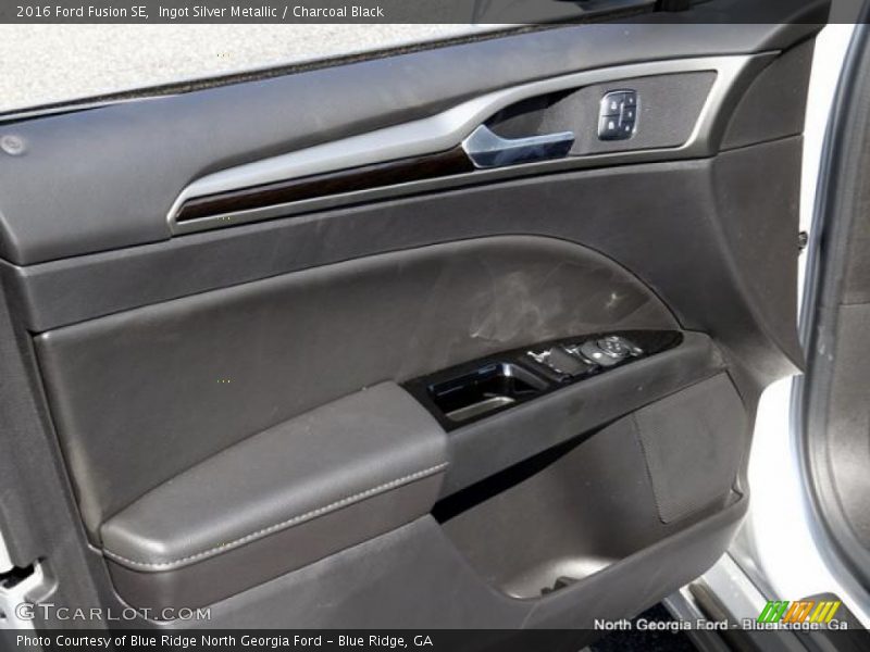 Ingot Silver Metallic / Charcoal Black 2016 Ford Fusion SE