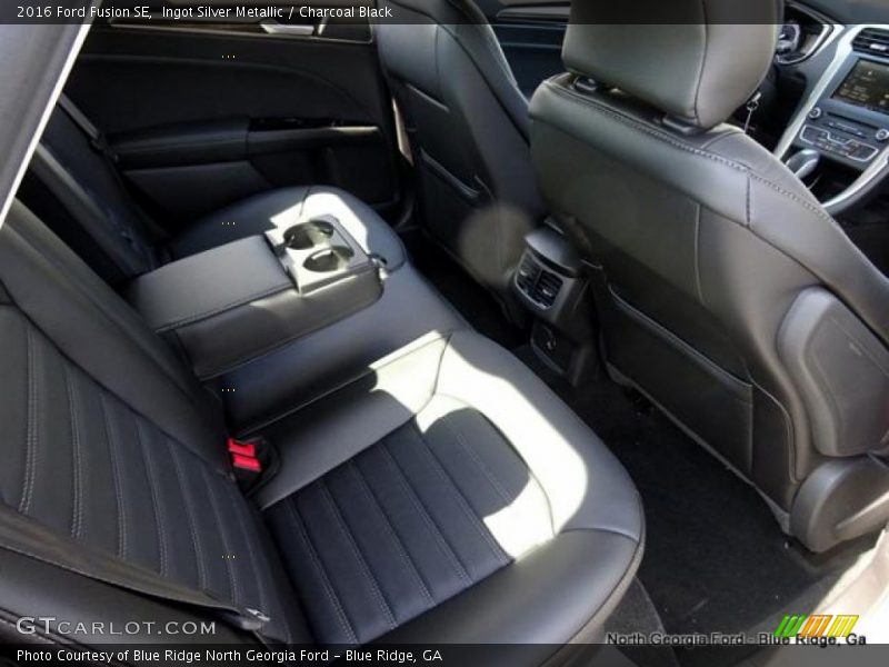 Ingot Silver Metallic / Charcoal Black 2016 Ford Fusion SE