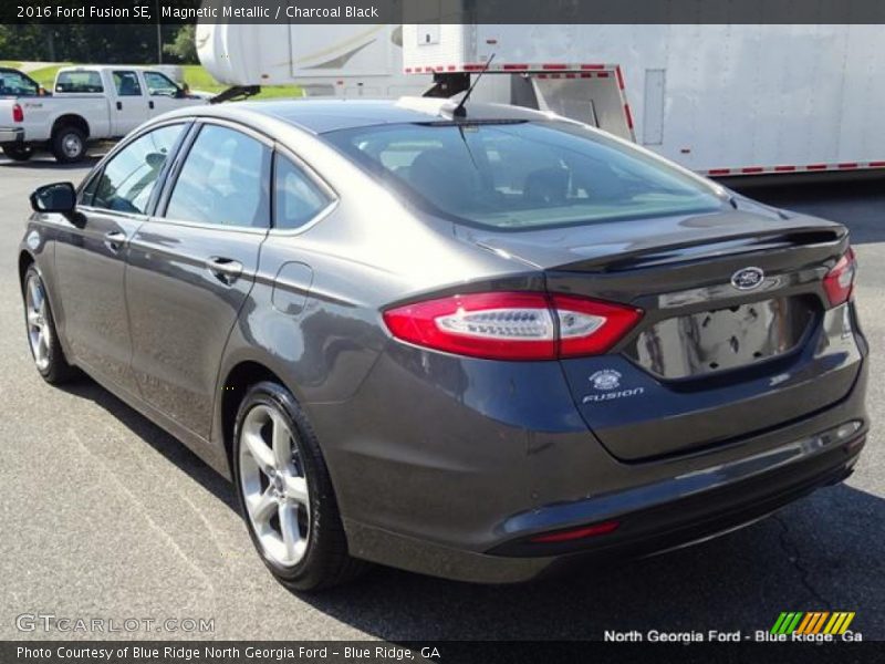 Magnetic Metallic / Charcoal Black 2016 Ford Fusion SE