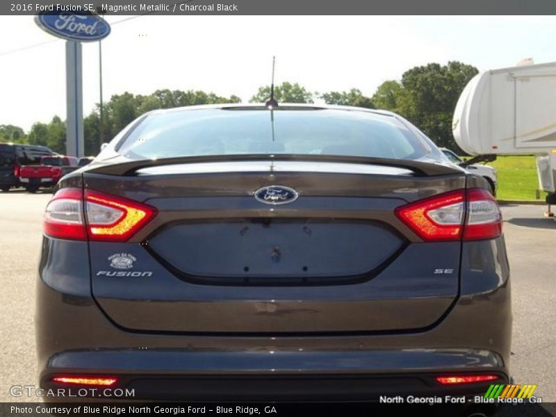 Magnetic Metallic / Charcoal Black 2016 Ford Fusion SE