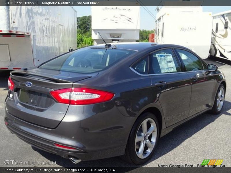 Magnetic Metallic / Charcoal Black 2016 Ford Fusion SE