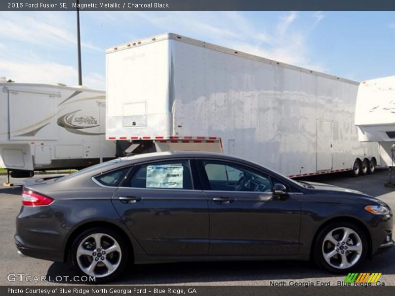 Magnetic Metallic / Charcoal Black 2016 Ford Fusion SE