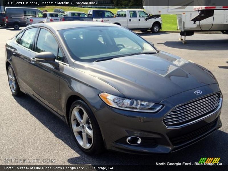 Magnetic Metallic / Charcoal Black 2016 Ford Fusion SE