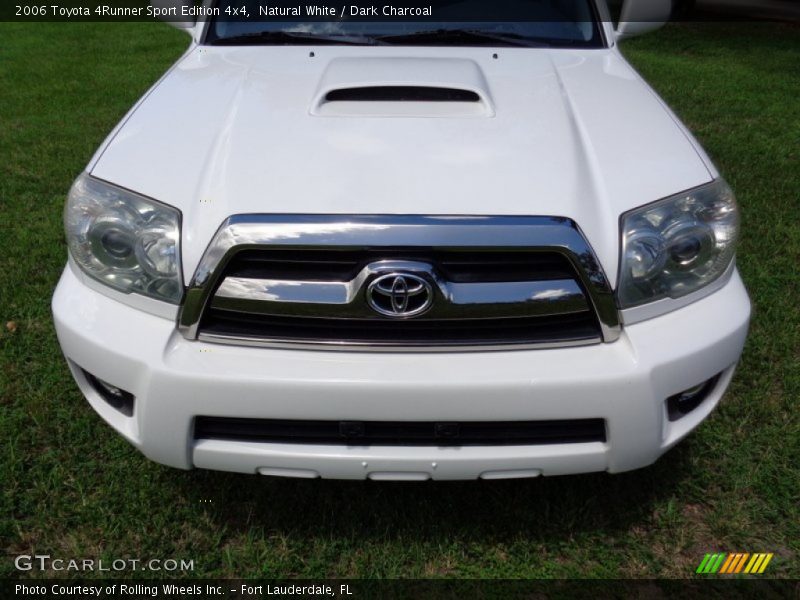 Natural White / Dark Charcoal 2006 Toyota 4Runner Sport Edition 4x4