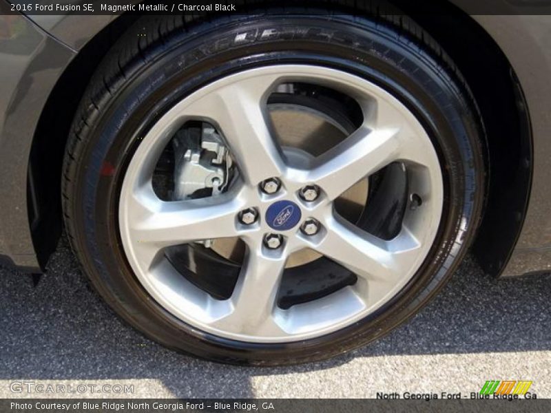Magnetic Metallic / Charcoal Black 2016 Ford Fusion SE