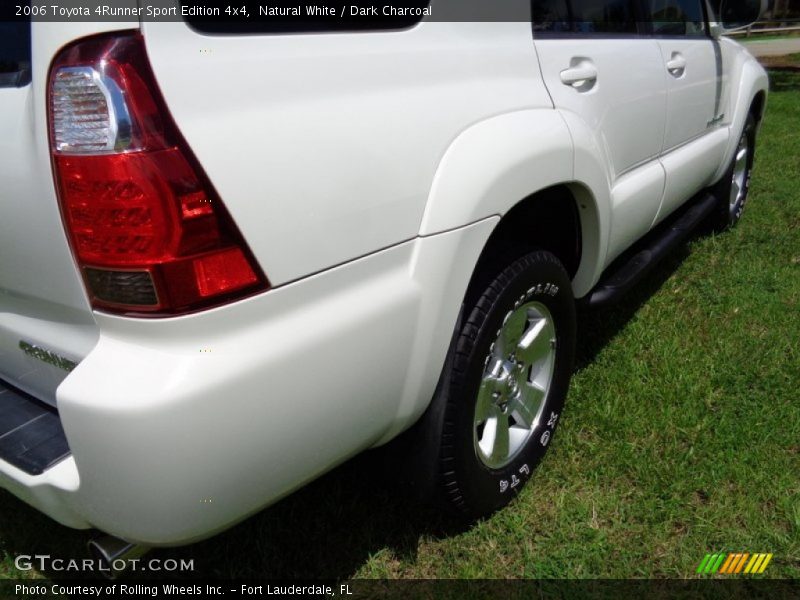 Natural White / Dark Charcoal 2006 Toyota 4Runner Sport Edition 4x4