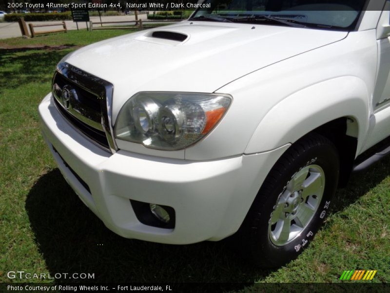 Natural White / Dark Charcoal 2006 Toyota 4Runner Sport Edition 4x4
