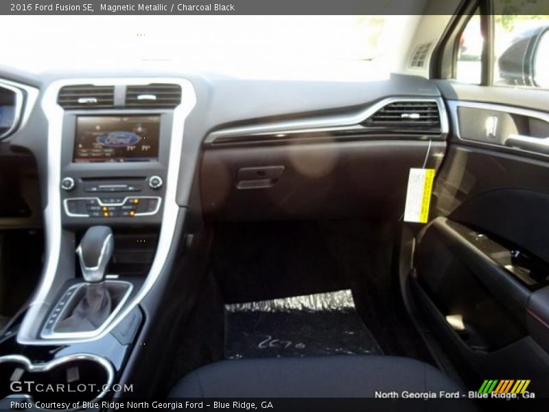 Magnetic Metallic / Charcoal Black 2016 Ford Fusion SE