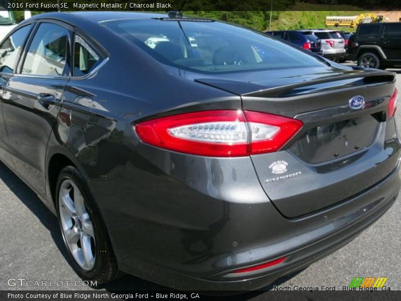 Magnetic Metallic / Charcoal Black 2016 Ford Fusion SE