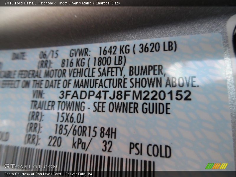 Ingot Silver Metallic / Charcoal Black 2015 Ford Fiesta S Hatchback