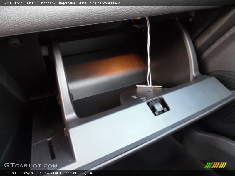 Ingot Silver Metallic / Charcoal Black 2015 Ford Fiesta S Hatchback