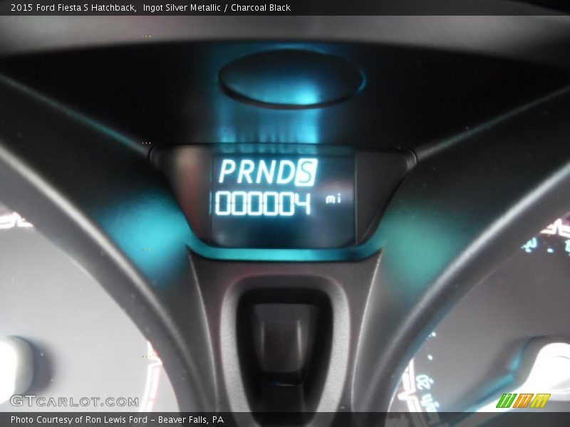 Ingot Silver Metallic / Charcoal Black 2015 Ford Fiesta S Hatchback
