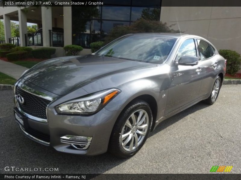 Front 3/4 View of 2015 Q70 3.7 AWD