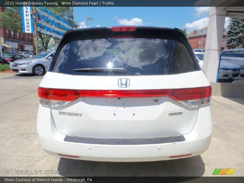 White Diamond Pearl / Truffle 2015 Honda Odyssey Touring