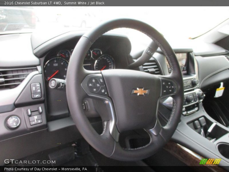 Summit White / Jet Black 2016 Chevrolet Suburban LT 4WD