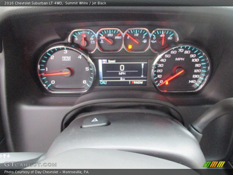 Summit White / Jet Black 2016 Chevrolet Suburban LT 4WD