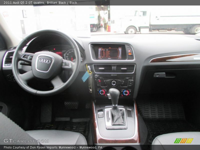 Brilliant Black / Black 2011 Audi Q5 2.0T quattro