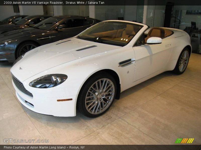 Stratus White / Sahara Tan 2009 Aston Martin V8 Vantage Roadster