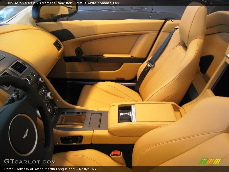 Stratus White / Sahara Tan 2009 Aston Martin V8 Vantage Roadster
