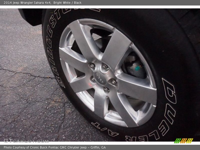 Bright White / Black 2014 Jeep Wrangler Sahara 4x4