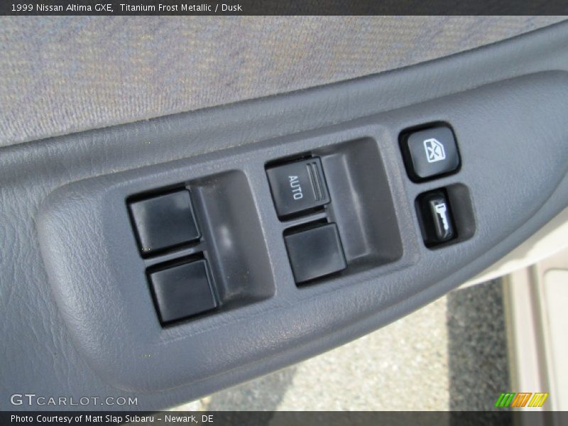 Titanium Frost Metallic / Dusk 1999 Nissan Altima GXE