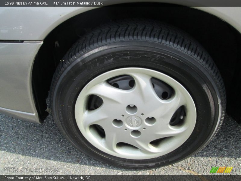 Titanium Frost Metallic / Dusk 1999 Nissan Altima GXE