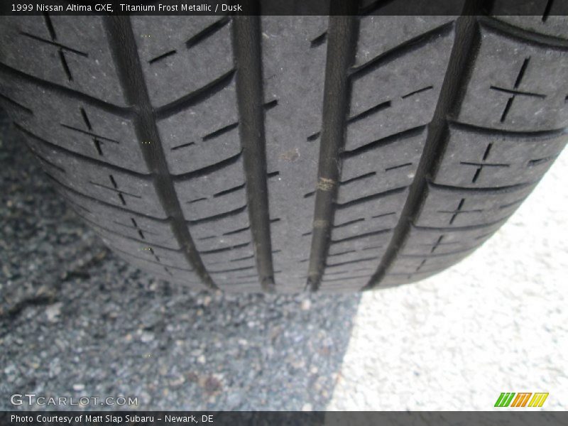 Titanium Frost Metallic / Dusk 1999 Nissan Altima GXE