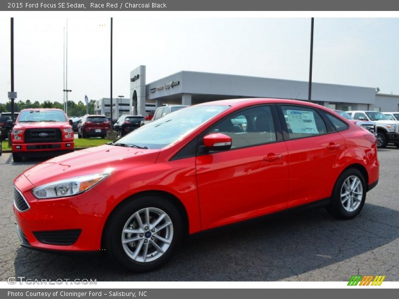 Race Red / Charcoal Black 2015 Ford Focus SE Sedan