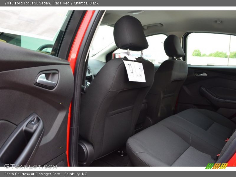 Race Red / Charcoal Black 2015 Ford Focus SE Sedan
