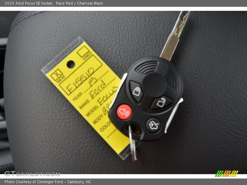 Race Red / Charcoal Black 2015 Ford Focus SE Sedan