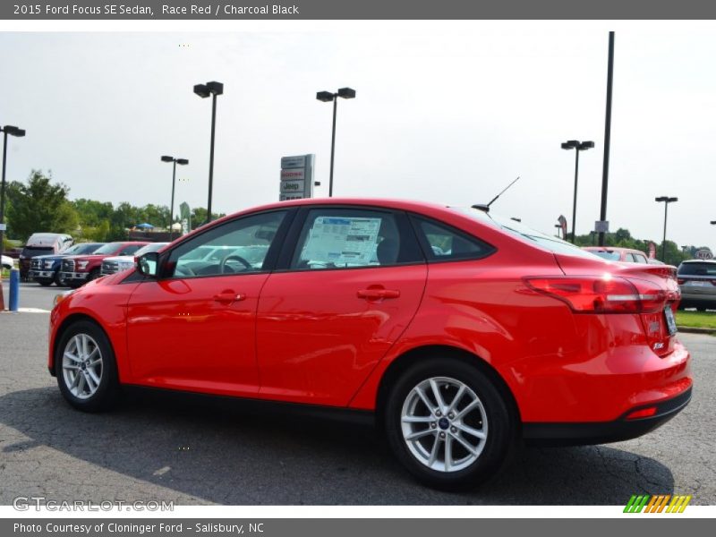 Race Red / Charcoal Black 2015 Ford Focus SE Sedan