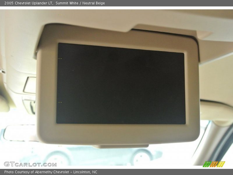 Summit White / Neutral Beige 2005 Chevrolet Uplander LT