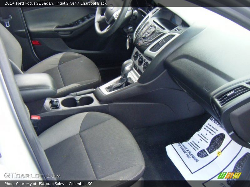 Ingot Silver / Charcoal Black 2014 Ford Focus SE Sedan