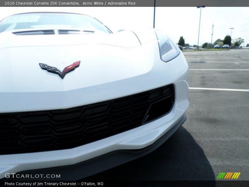 Arctic White / Adrenaline Red 2016 Chevrolet Corvette Z06 Convertible