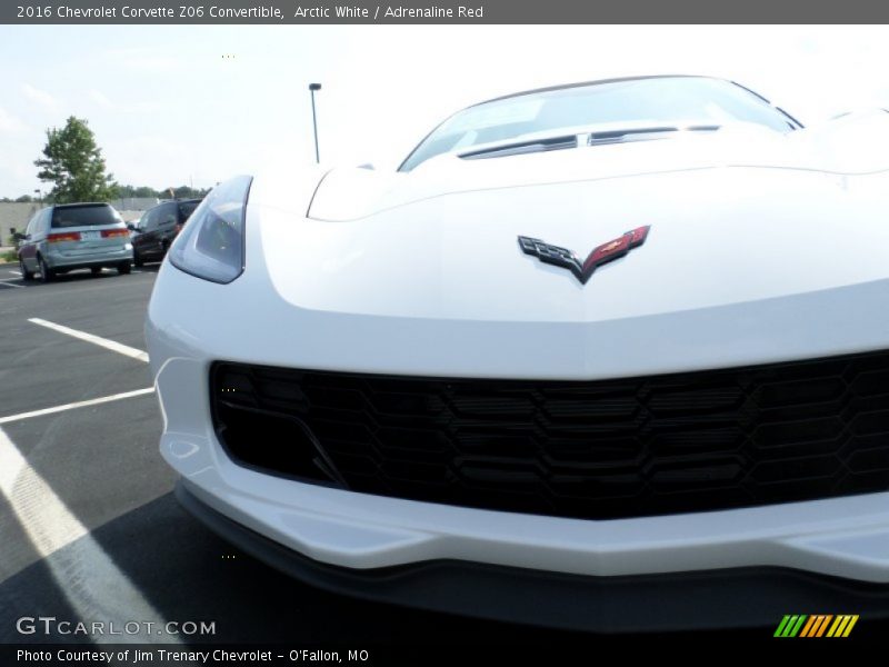Arctic White / Adrenaline Red 2016 Chevrolet Corvette Z06 Convertible