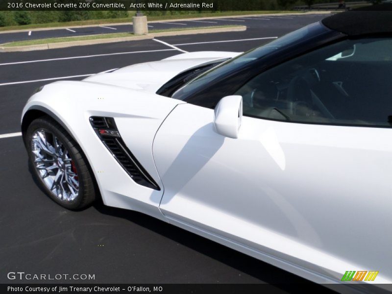 Arctic White / Adrenaline Red 2016 Chevrolet Corvette Z06 Convertible