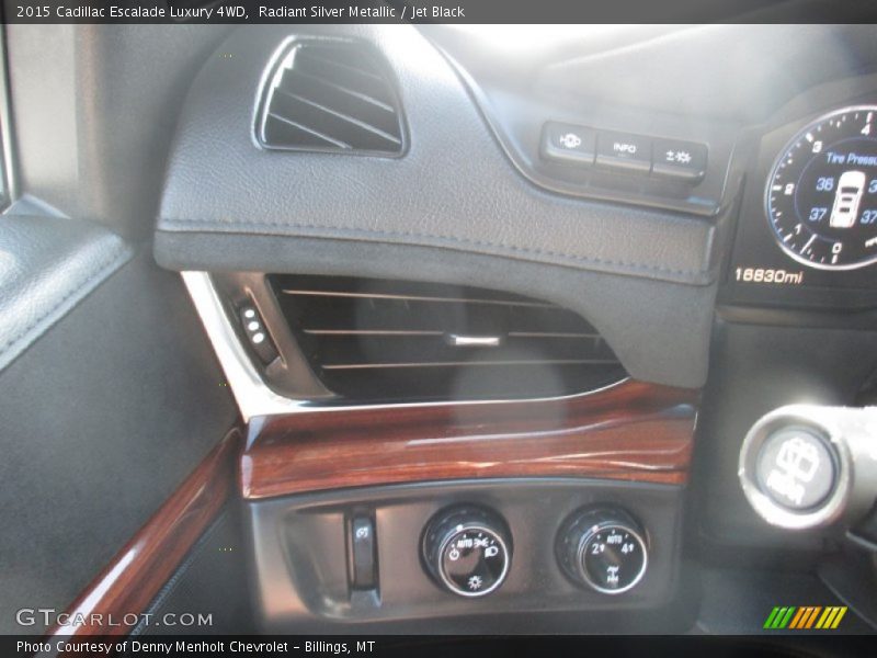 Radiant Silver Metallic / Jet Black 2015 Cadillac Escalade Luxury 4WD