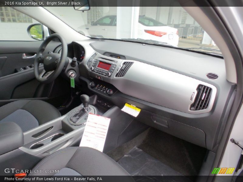 Bright Silver / Black 2016 Kia Sportage LX