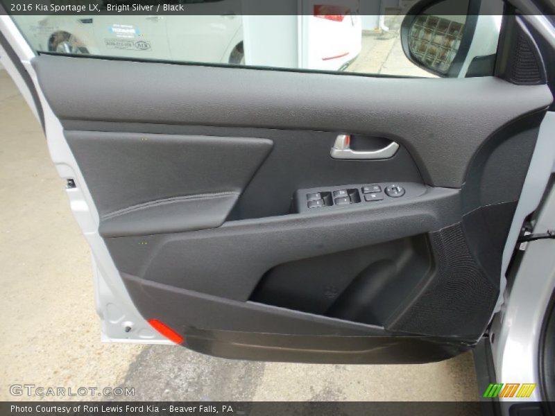 Bright Silver / Black 2016 Kia Sportage LX