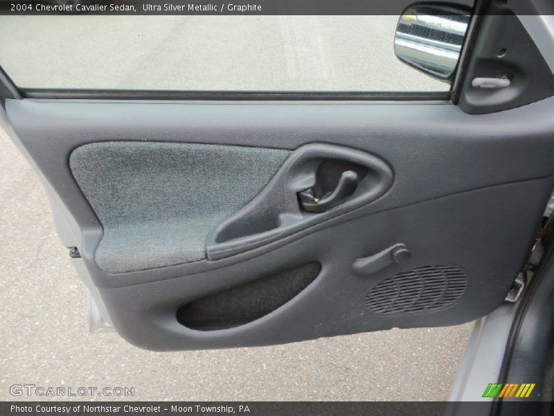 Ultra Silver Metallic / Graphite 2004 Chevrolet Cavalier Sedan
